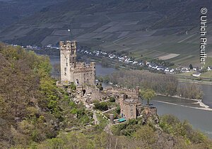 Burg Sooneck bei Niederheimbach am Rhein in Details und Totalen fotografiert.