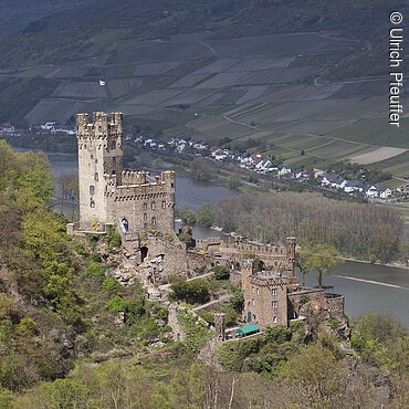 Burg Sooneck bei Niederheimbach am Rhein in Details und Totalen fotografiert.