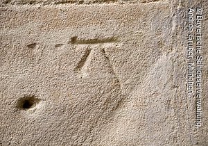 Cadolzburg bei Fürth (Nürnberg), Sandstein mit Mauerzeichen