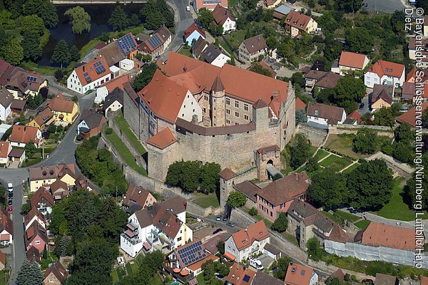Cadolzburg bei Fürth (Nürnberg), Luftbild der Burg von Süden