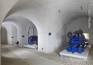Diverse Festungswaffen im Geschützgang Festung Ehrenbreitstein in Koblenz